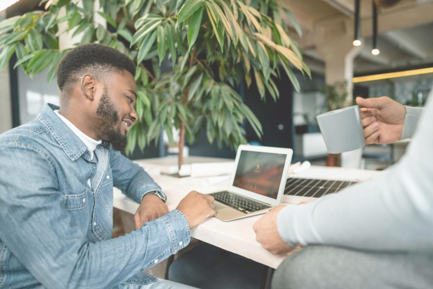 Sessione di lavoro individuale in ambiente rilassante